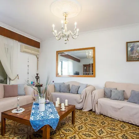 דירה Thalia'S Apartment