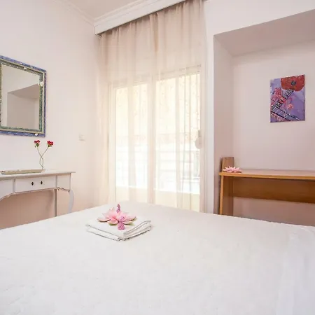 Thalia'S Apartment דירה *